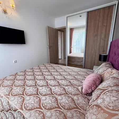 Sweet 6 2 Bedroom Apartment *